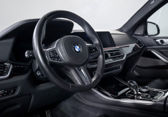 Подержанный автомобиль BMW X5 2019 года (14 фото)