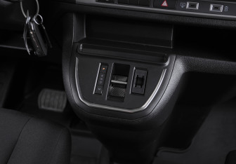 Новый Peugeot Traveller 2024 (14 фото)