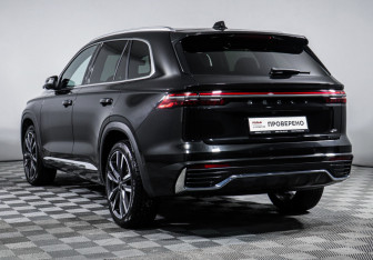 Подержанный автомобиль Geely Monjaro 2023 года (7 фото)