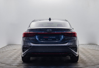 Подержанный автомобиль Kia Cerato Sedan 2019 года (4 фото)