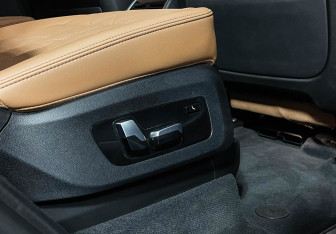 Подержанный автомобиль BMW X7 2022 года (27 фото)