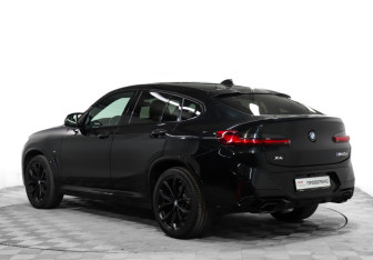 Подержанный автомобиль BMW X4 2021 года (7 фото)