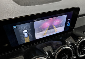 Подержанный автомобиль Mercedes-Benz GLB 2021 года (26 фото)
