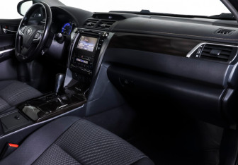Подержанный автомобиль Toyota Camry Sedan 2015 года (10 фото)