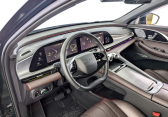 Подержанный автомобиль Exeed TXL 2024 года (16 фото)