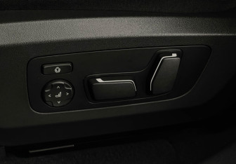 Подержанный автомобиль BMW X3 2024 года (18 фото)