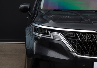 Подержанный автомобиль Kia Carnival 2020 года (27 фото)