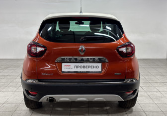 Подержанный автомобиль Renault Kaptur 2016 года (6 фото)