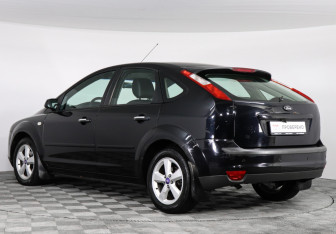 Подержанный автомобиль Ford Focus Hatchback 2007 года (4 фото)