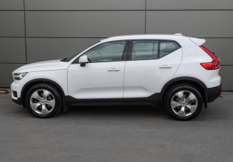 Подержанный автомобиль Volvo XC40 2019 года (7 фото)