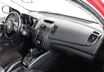 Подержанный автомобиль Kia Cerato Sedan 2012 года (6 фото)