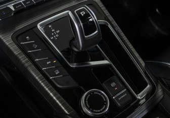 Подержанный автомобиль Geely Atlas Pro 2021 года (15 фото)