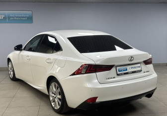 Подержанный автомобиль Lexus IS Sedan 2014 года (7 фото)