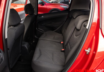 Подержанный автомобиль Peugeot 308 Hatchback 2008 года (8 фото)