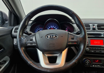 Подержанный автомобиль Kia Rio Hatchback 2012 года (22 фото)