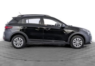 Подержанный автомобиль Kia Rio Hatchback 2021 года (4 фото)