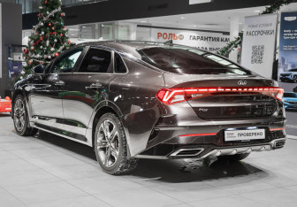 Подержанный автомобиль Kia K5 2020 года (6 фото)