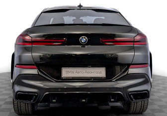 Подержанный автомобиль BMW X6 2021 года (6 фото)