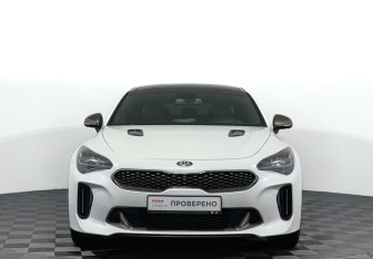 Подержанный автомобиль Kia Stinger 2019 года (2 фото)