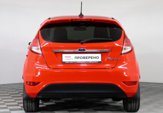 Подержанный автомобиль Ford Fiesta Hatchback 2019 года (6 фото)