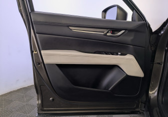 Подержанный автомобиль Mazda CX-5 2019 года (19 фото)