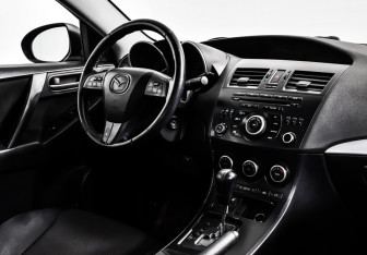 Подержанный автомобиль Mazda 3 Sedan 2012 года (9 фото)