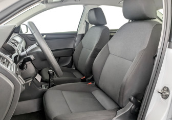 Подержанный автомобиль Skoda Rapid Liftback 2019 года (20 фото)