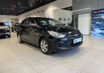 Подержанный автомобиль Hyundai Solaris Sedan 2013 года (3 фото)