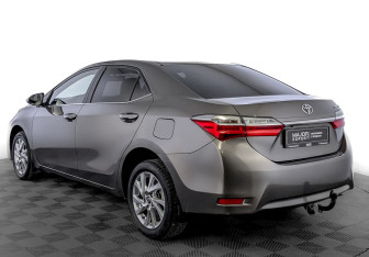 Подержанный автомобиль Toyota Corolla Sedan 2016 года (7 фото)