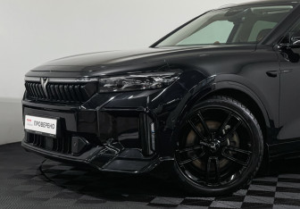 Подержанный автомобиль Voyah Free 2023 года (18 фото)