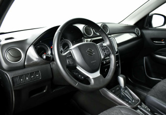 Подержанный автомобиль Suzuki Vitara 2019 года (11 фото)