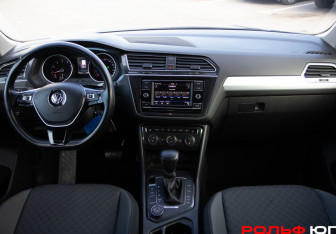 Подержанный автомобиль Volkswagen Tiguan 2018 года (11 фото)