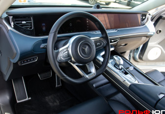 Подержанный автомобиль Voyah Free 2022 года (16 фото)