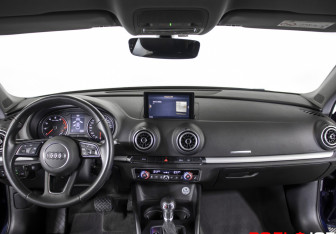 Подержанный автомобиль Audi A3 Sedan 2018 года (12 фото)