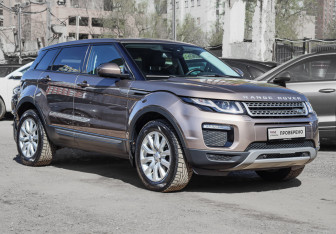Подержанный автомобиль Land Rover Range Rover Evoque 2018 года (3 фото)