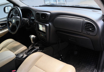 Подержанный автомобиль Chevrolet TrailBlazer 2005 года (7 фото)