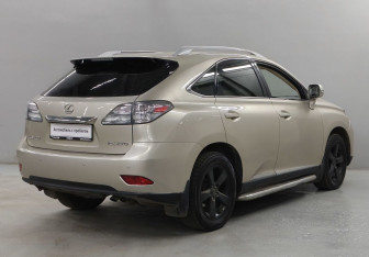 Подержанный автомобиль Lexus RX 2011 года (5 фото)