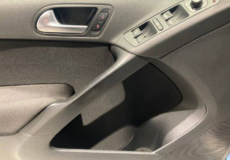 Подержанный автомобиль Volkswagen Tiguan 2012 года (17 фото)