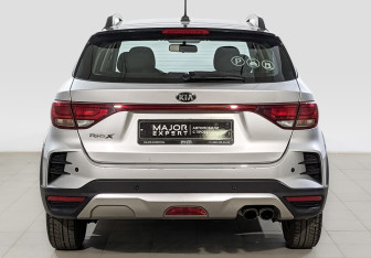 Подержанный автомобиль Kia Rio Hatchback 2021 года (6 фото)