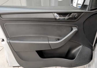 Подержанный автомобиль Skoda Rapid Liftback 2021 года (19 фото)