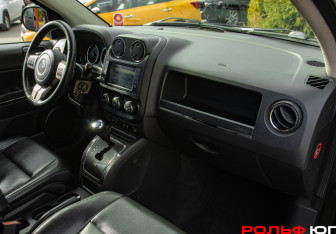 Подержанный автомобиль Jeep Compass 2012 года (7 фото)