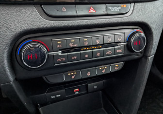 Подержанный автомобиль Kia Ceed Wagon 2022 года (21 фото)