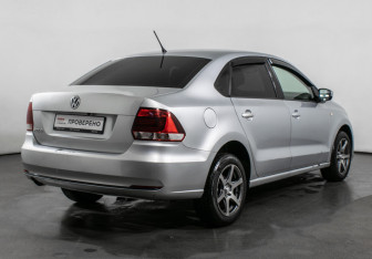 Подержанный автомобиль Volkswagen Polo Sedan 2016 года (5 фото)