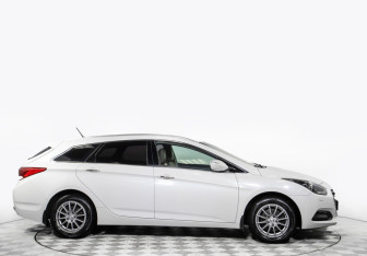 Подержанный автомобиль Hyundai i40 Wagon 2017 года (3 фото)