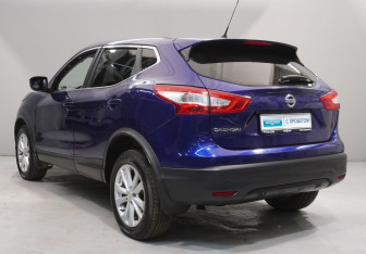 Подержанный автомобиль Nissan Qashqai 2016 года (7 фото)