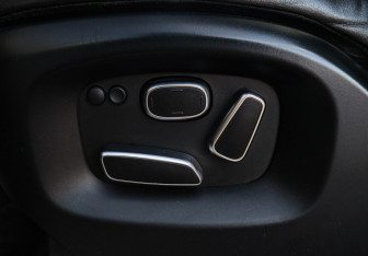 Подержанный автомобиль Land Rover Range Rover 2013 года (16 фото)