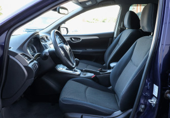 Подержанный автомобиль Nissan Tiida Hatchback 2015 года (16 фото)