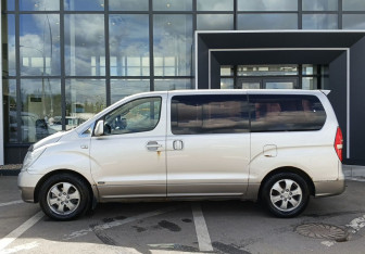 Подержанный автомобиль Hyundai Grand Starex 2009 года (8 фото)