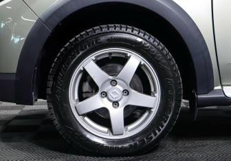 Подержанный автомобиль Renault Sandero 2013 года (9 фото)