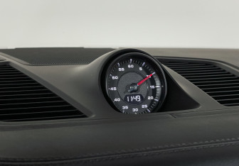 Подержанный автомобиль Porsche Cayenne 2018 года (21 фото)